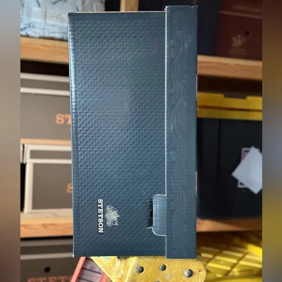 Modern Western Stetson Black Cowboy Hat Storage Box - Picture 2 of 2